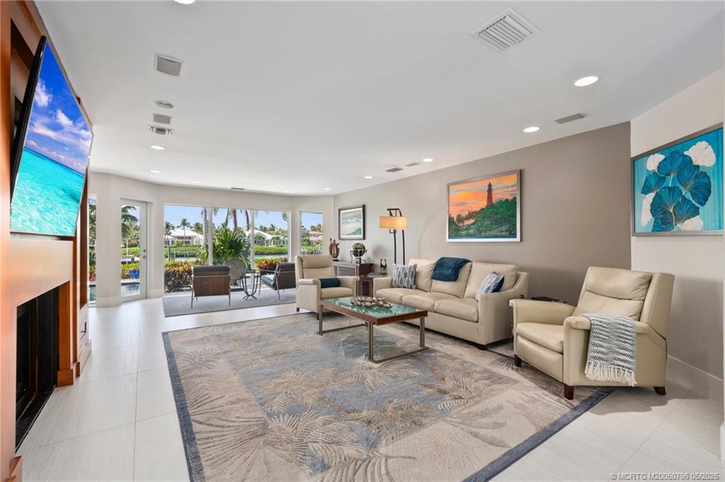 Stuart, Florida, 34996, United States, 4 Bedrooms Bedrooms, ,6 BathroomsBathrooms,Residential,Active,1829889