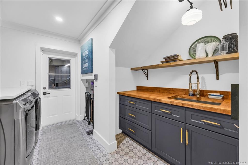 Stuart, Florida, 34994, United States, 4 Bedrooms Bedrooms, ,3 BathroomsBathrooms,Residential,Active,1782771