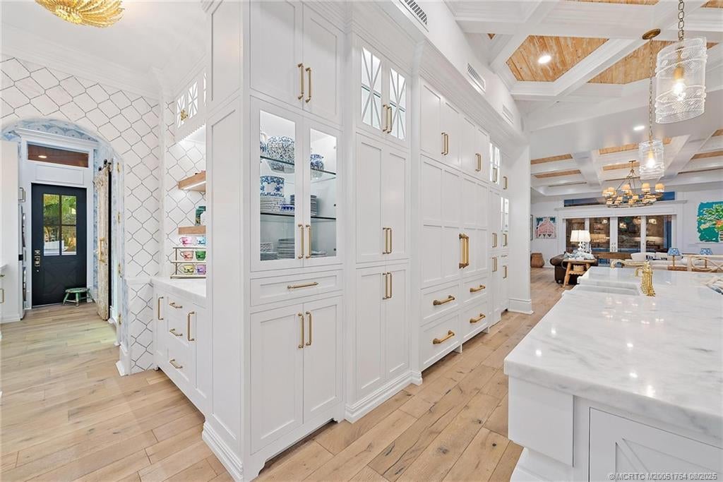 Palm City, Florida, 34990, United States, 5 Bedrooms Bedrooms, ,6 BathroomsBathrooms,Residential,Active,1914928