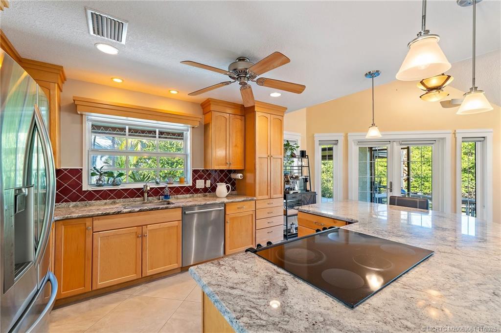 Stuart, Florida, 34997, United States, 3 Bedrooms Bedrooms, ,4 BathroomsBathrooms,Residential,Active,1993675