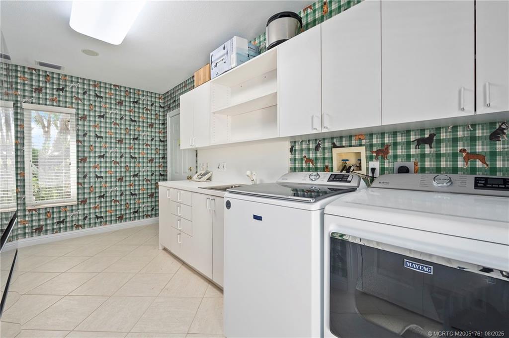 Stuart, Florida, 34996, United States, 5 Bedrooms Bedrooms, ,4 BathroomsBathrooms,Residential,Active,1914638