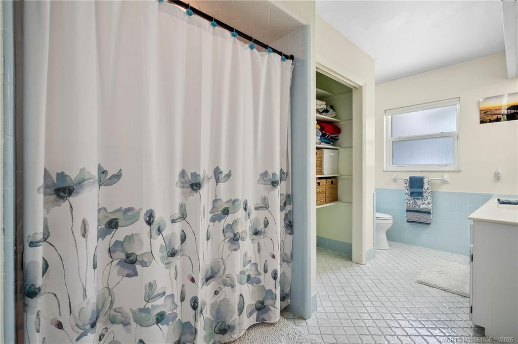 Palm City, Florida, 34990, United States, 5 Bedrooms Bedrooms, ,3 BathroomsBathrooms,Residential,Active,1862879