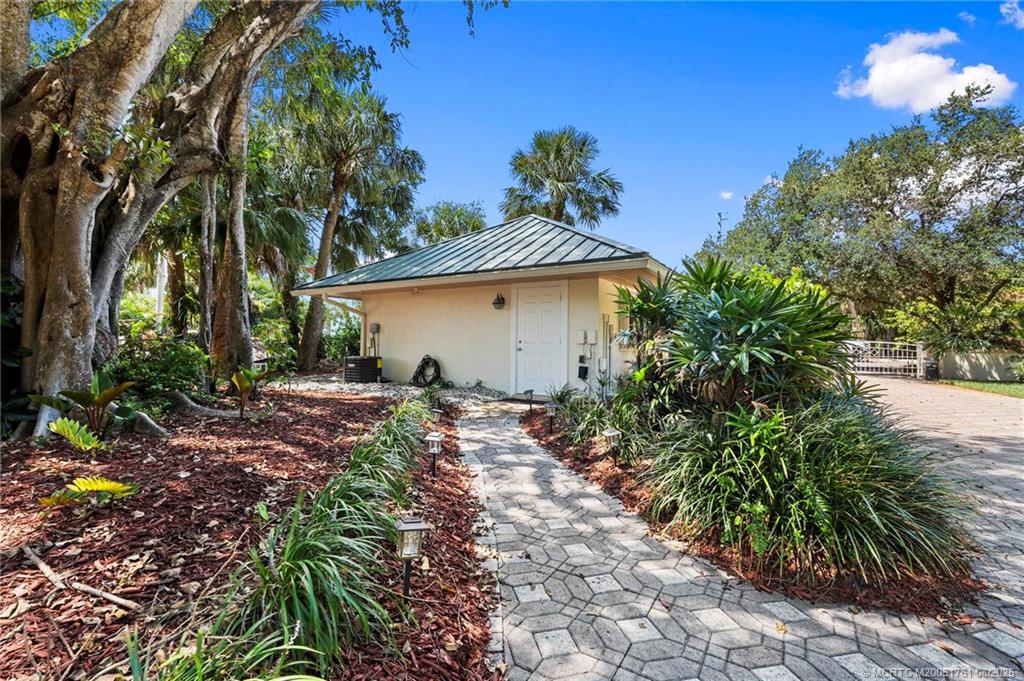 Stuart, Florida, 34996, United States, 5 Bedrooms Bedrooms, ,4 BathroomsBathrooms,Residential,Active,1914638