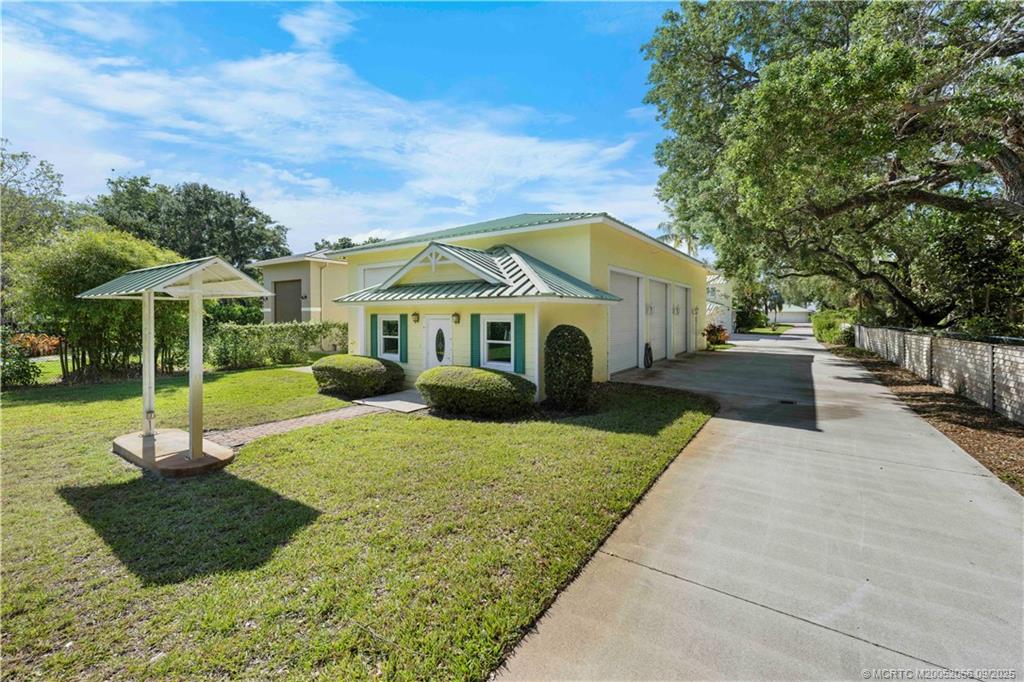 Jensen Beach, Florida, 34957, United States, 2 Bedrooms Bedrooms, ,3 BathroomsBathrooms,Residential,Active,1936446