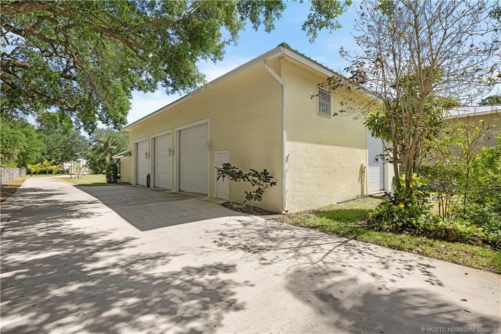 Jensen Beach, Florida, 34957, United States, 2 Bedrooms Bedrooms, ,3 BathroomsBathrooms,Residential,Active,1936446