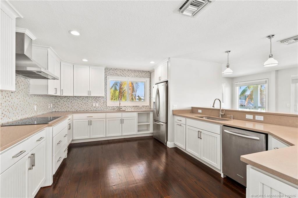 Fort Pierce, Florida, 34949, United States, 5 Bedrooms Bedrooms, ,5 BathroomsBathrooms,Residential,Active,1970957