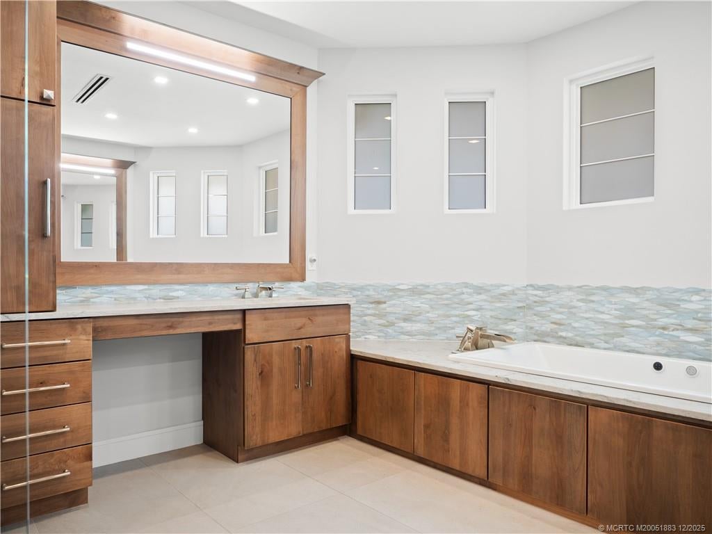 Hobe Sound, Florida, 33455, United States, 4 Bedrooms Bedrooms, ,4 BathroomsBathrooms,Residential,Active,1933731