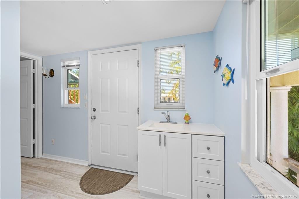 Jensen Beach, Florida, 34957, United States, 2 Bedrooms Bedrooms, ,3 BathroomsBathrooms,Residential,Active,1936446