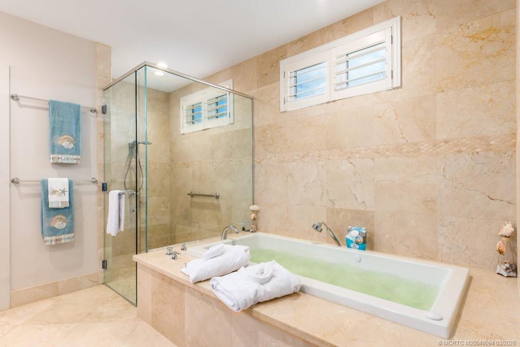 Hutchinson Island, Florida, 34957, United States, 6 Bedrooms Bedrooms, ,7 BathroomsBathrooms,Residential,Active,1706651