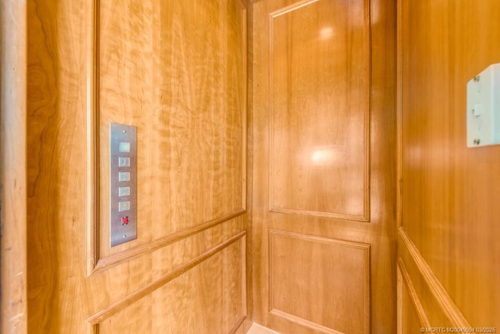 Hutchinson Island, Florida, 34957, United States, 6 Bedrooms Bedrooms, ,7 BathroomsBathrooms,Residential,Active,1706651