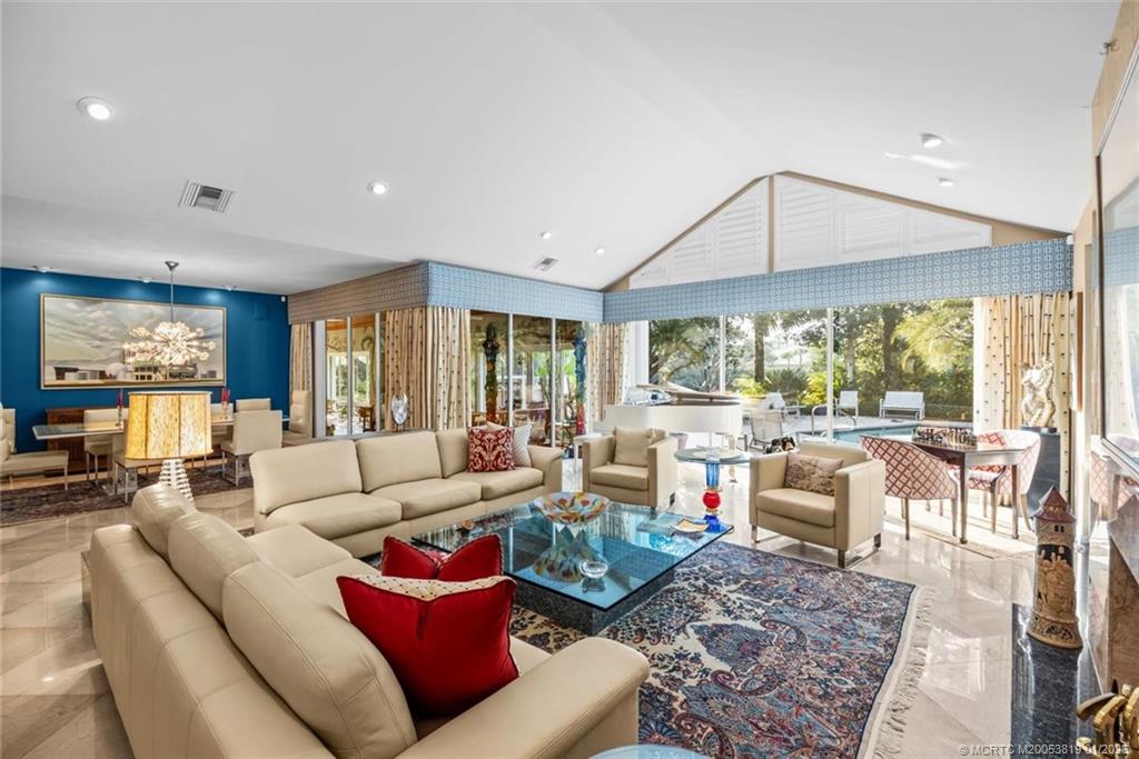 Palm City, Florida, 34990, United States, 3 Bedrooms Bedrooms, ,4 BathroomsBathrooms,Residential,Active,2010174