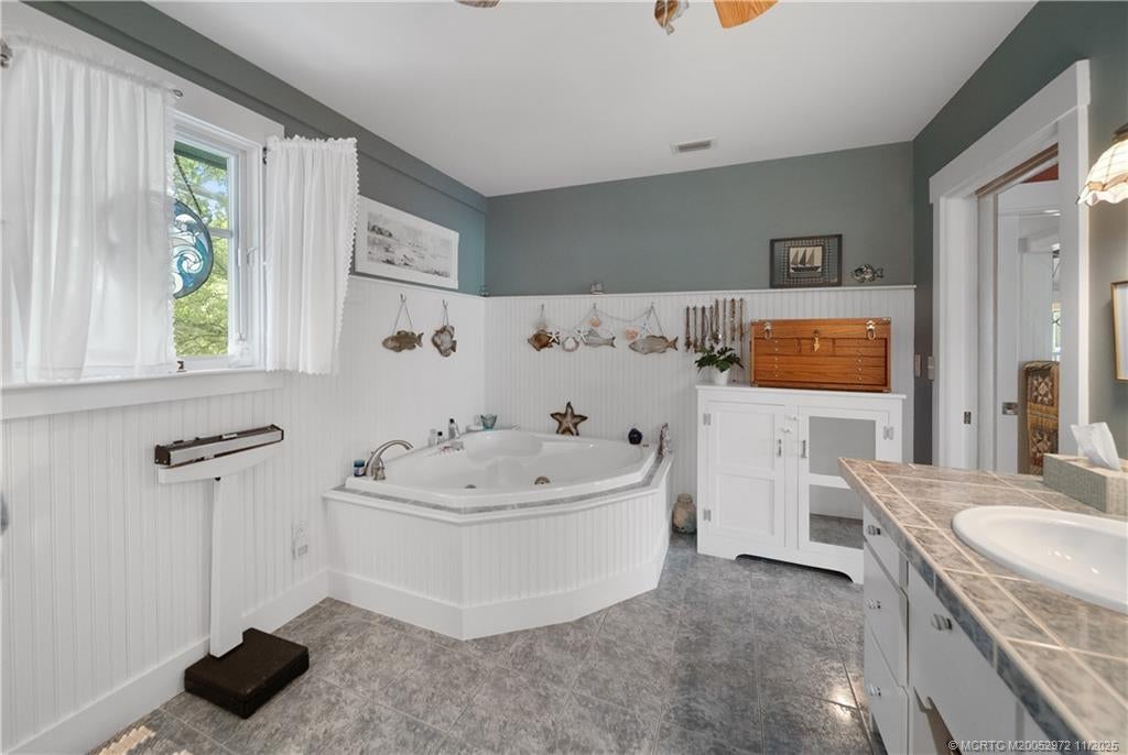 Stuart, Florida, 34996, United States, 4 Bedrooms Bedrooms, ,3 BathroomsBathrooms,Residential,Active,1988486