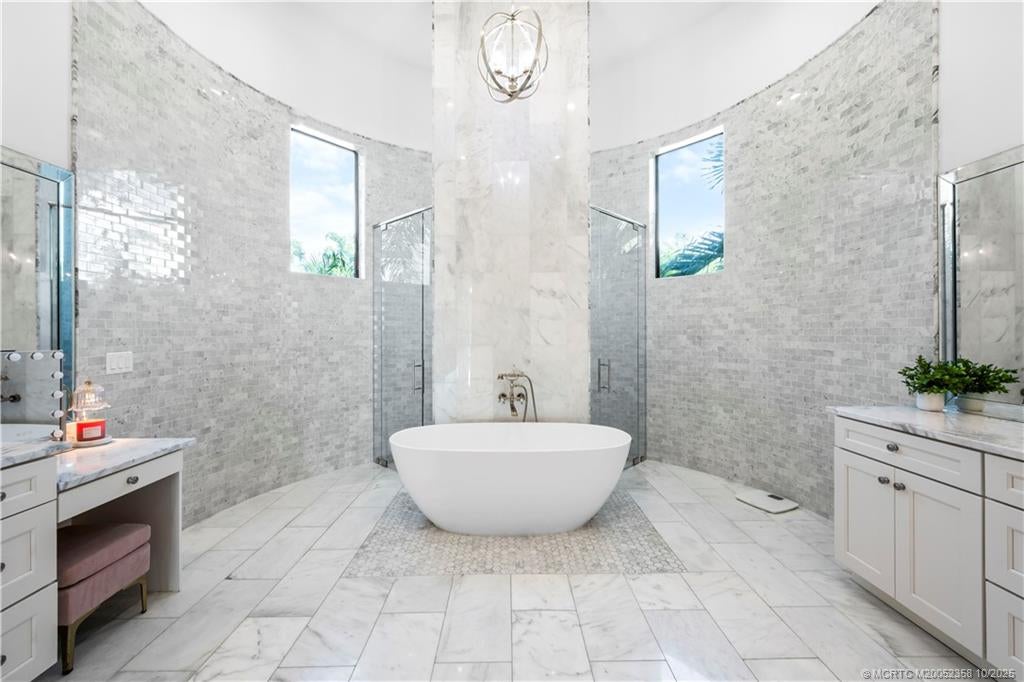 Jensen Beach, Florida, 34957, United States, 4 Bedrooms Bedrooms, ,5 BathroomsBathrooms,Residential,Active,1954333