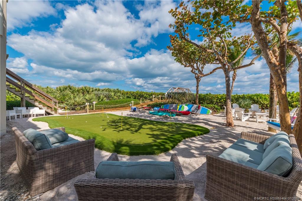 Jensen Beach, Florida, 34957, United States, ,5 BathroomsBathrooms,Residential,Active,1894216