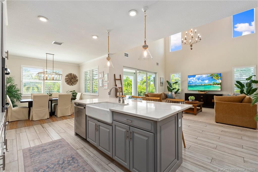 Stuart, Florida, 34997, United States, 4 Bedrooms Bedrooms, ,4 BathroomsBathrooms,Residential,Active,1904746