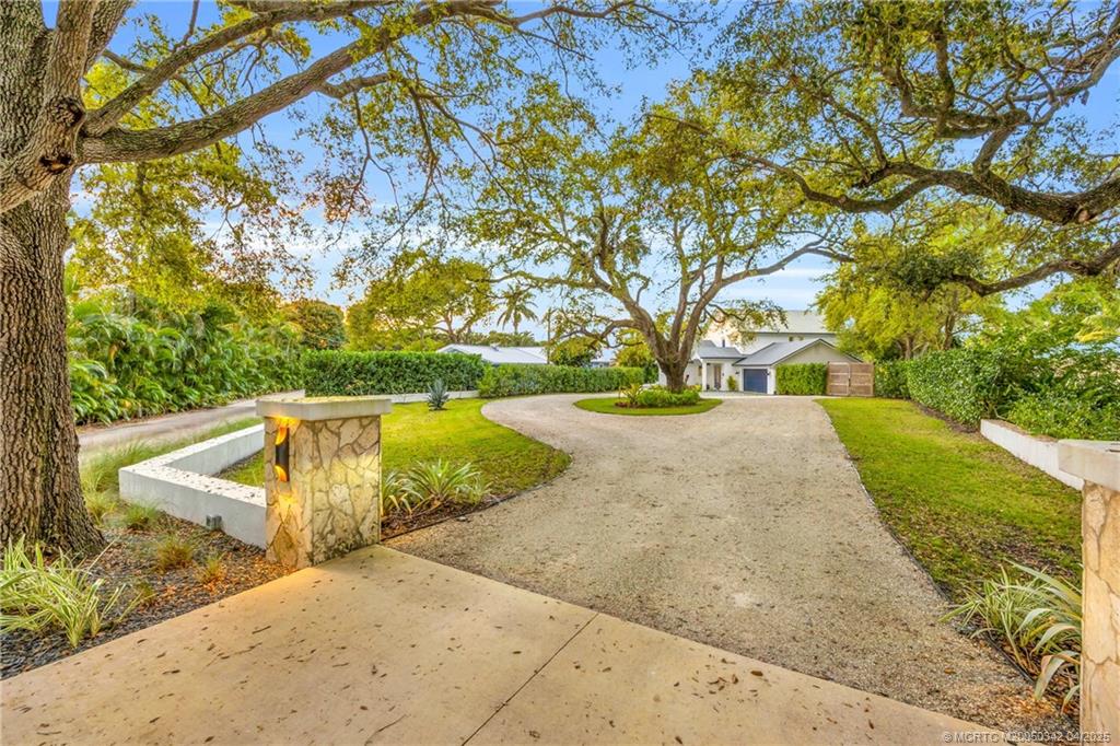 Stuart, Florida, 34994, United States, 4 Bedrooms Bedrooms, ,3 BathroomsBathrooms,Residential,Active,1782771