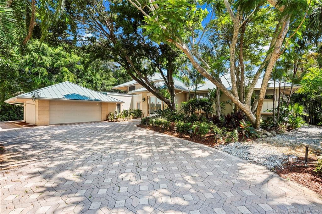 Stuart, Florida, 34996, United States, 5 Bedrooms Bedrooms, ,4 BathroomsBathrooms,Residential,Active,1914638