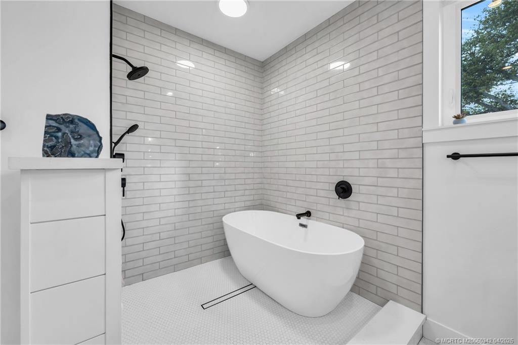 Stuart, Florida, 34994, United States, 4 Bedrooms Bedrooms, ,3 BathroomsBathrooms,Residential,Active,1782771