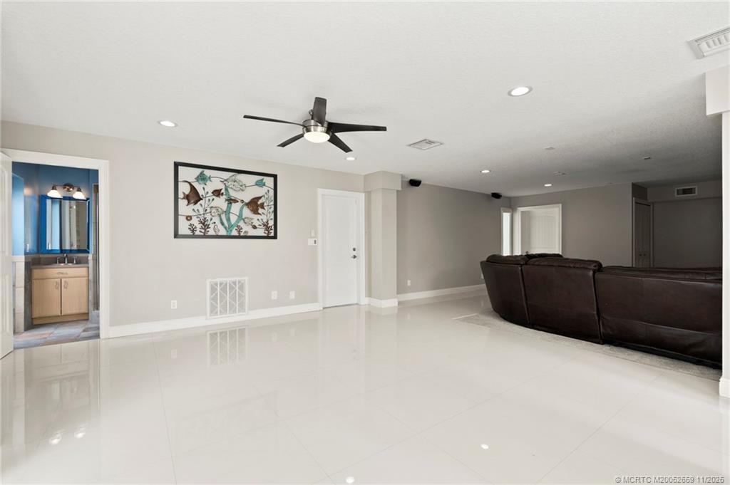 Fort Pierce, Florida, 34949, United States, 5 Bedrooms Bedrooms, ,5 BathroomsBathrooms,Residential,Active,1970957