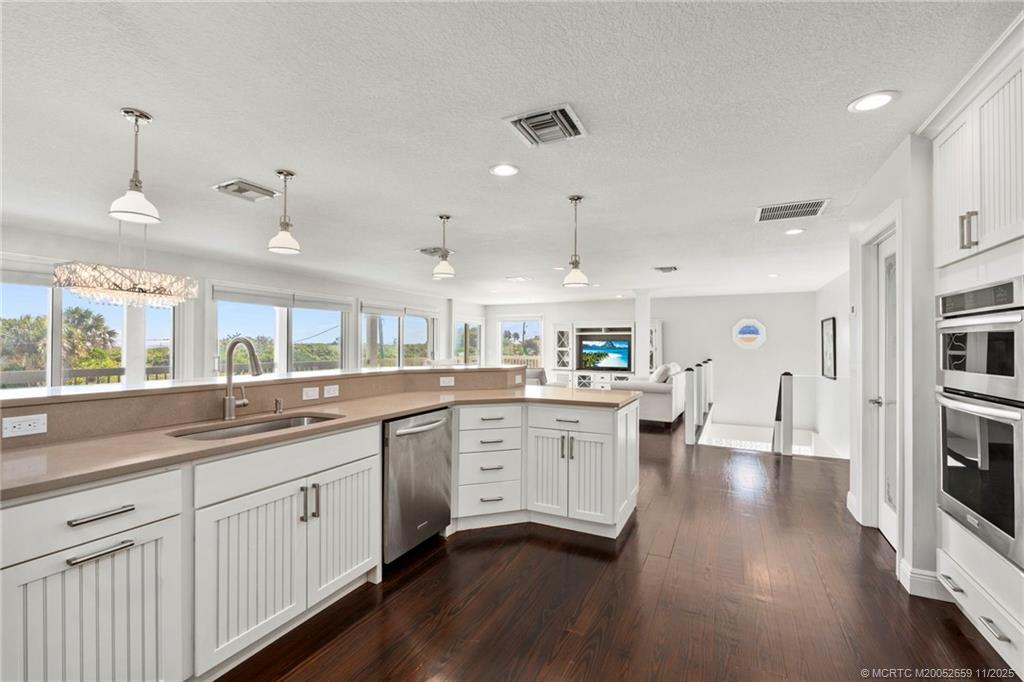 Fort Pierce, Florida, 34949, United States, 5 Bedrooms Bedrooms, ,5 BathroomsBathrooms,Residential,Active,1970957