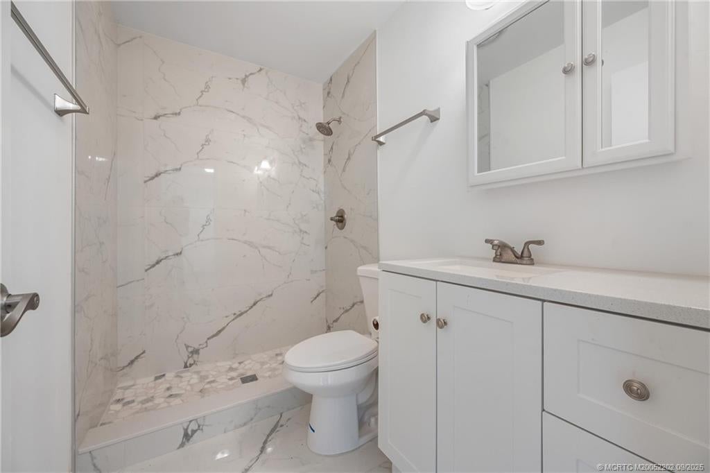 Stuart, Florida, 34994, United States, 2 Bedrooms Bedrooms, ,2 BathroomsBathrooms,Residential,Active,1945266