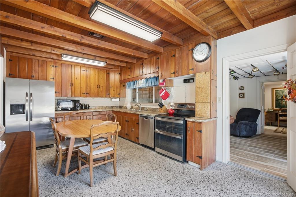 Stuart, Florida, 34997, United States, 3 Bedrooms Bedrooms, ,2 BathroomsBathrooms,Residential,Active,2007928