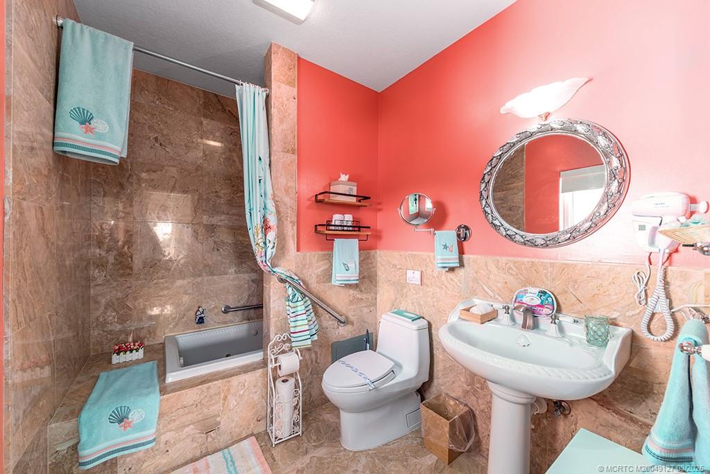 Stuart, Florida, 34996, United States, 9 Bedrooms Bedrooms, ,6 BathroomsBathrooms,Residential,Active,1707128