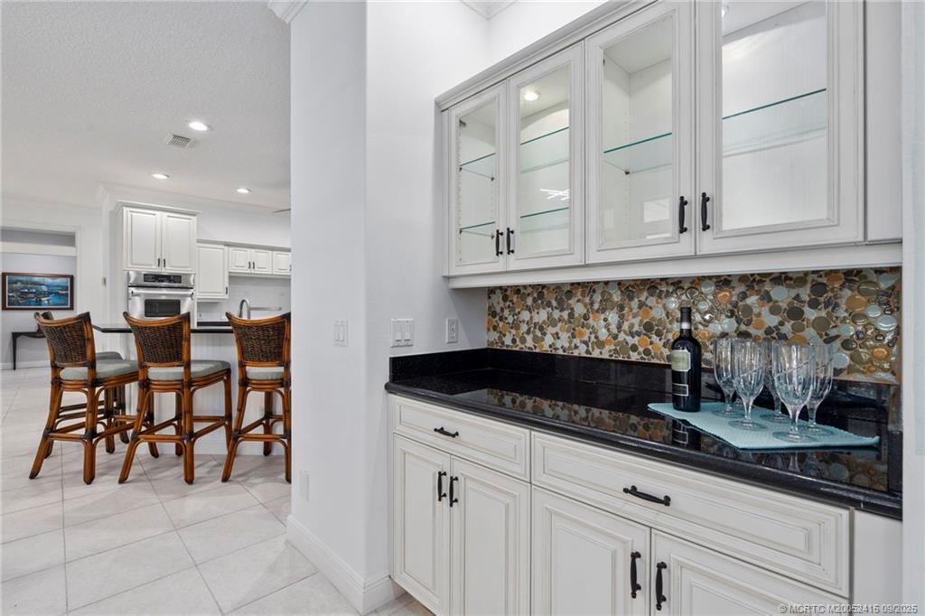Stuart, Florida, 34996, United States, 4 Bedrooms Bedrooms, ,3 BathroomsBathrooms,Residential,Active,1953252