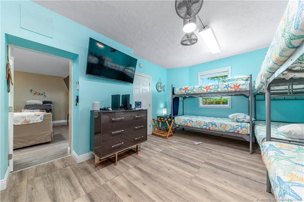 Jensen Beach, Florida, 34957, United States, ,5 BathroomsBathrooms,Residential,Active,1894216