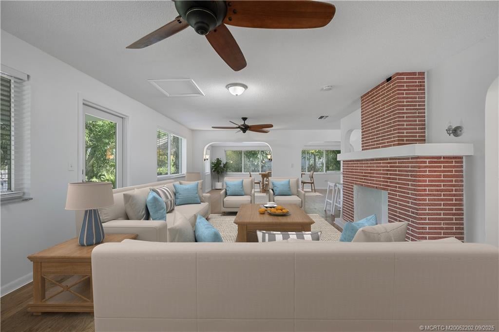 Stuart, Florida, 34994, United States, 2 Bedrooms Bedrooms, ,2 BathroomsBathrooms,Residential,Active,1945266