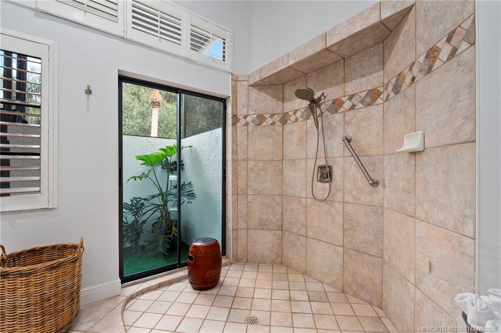 Jensen Beach, Florida, 34957, United States, 4 Bedrooms Bedrooms, ,5 BathroomsBathrooms,Residential,Active,1945068