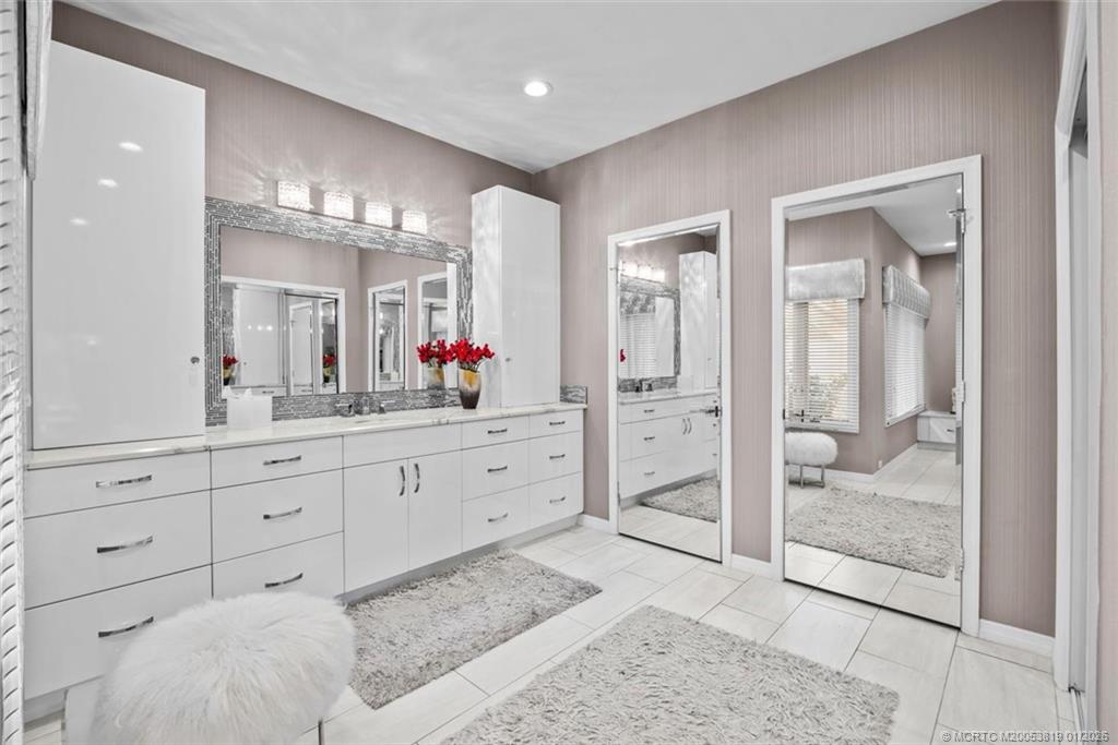 Palm City, Florida, 34990, United States, 3 Bedrooms Bedrooms, ,4 BathroomsBathrooms,Residential,Active,2010174