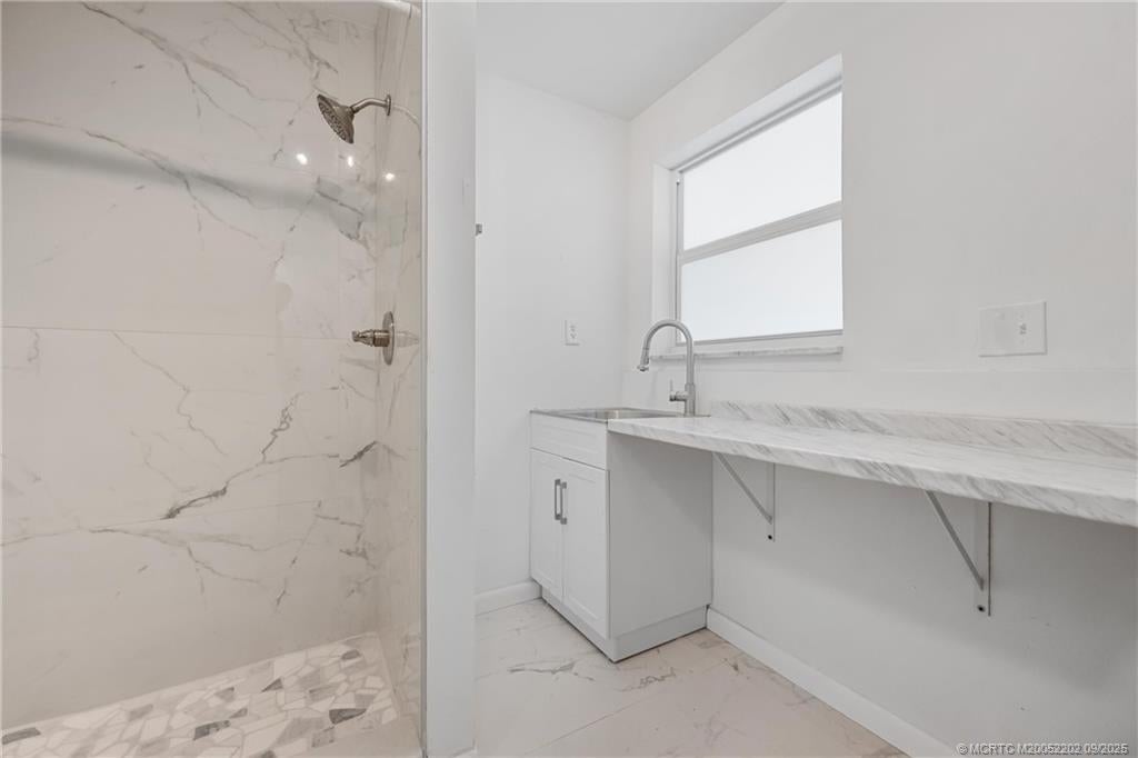 Stuart, Florida, 34994, United States, 2 Bedrooms Bedrooms, ,2 BathroomsBathrooms,Residential,Active,1945266