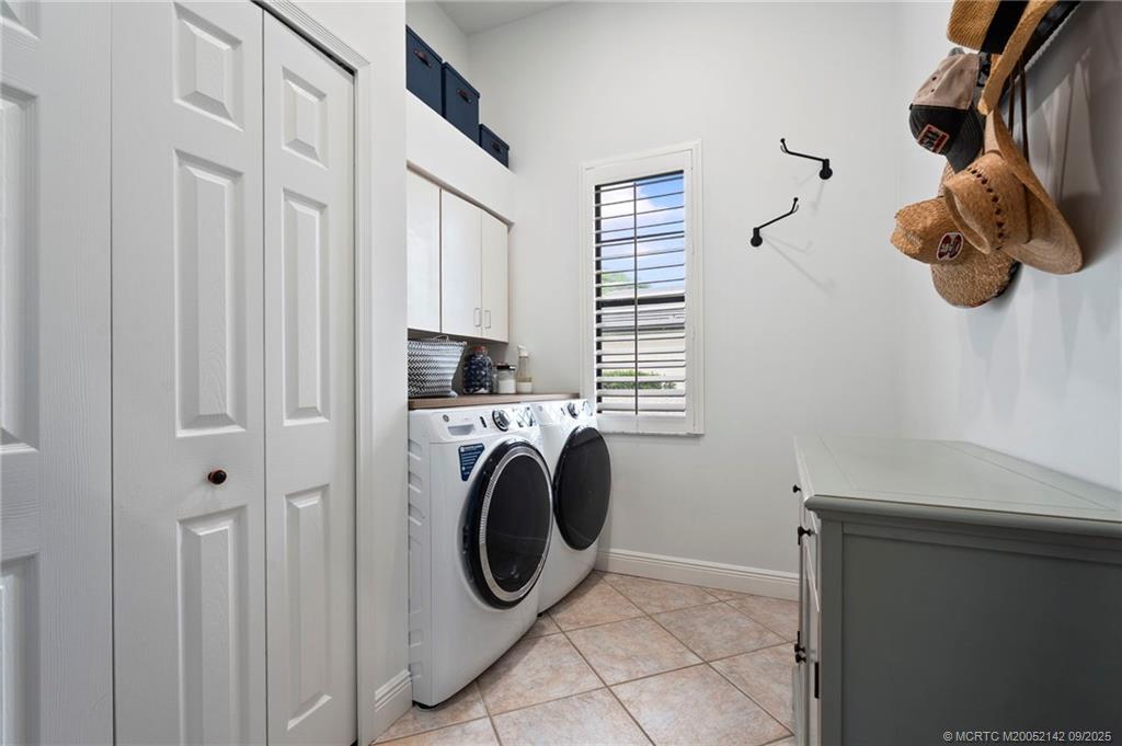 Jensen Beach, Florida, 34957, United States, 4 Bedrooms Bedrooms, ,5 BathroomsBathrooms,Residential,Active,1945068