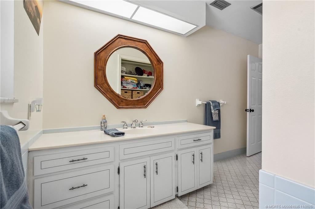 Palm City, Florida, 34990, United States, 5 Bedrooms Bedrooms, ,3 BathroomsBathrooms,Residential,Active,1862879