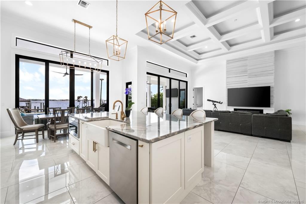 Jensen Beach, Florida, 34957, United States, 4 Bedrooms Bedrooms, ,5 BathroomsBathrooms,Residential,Active,1954333