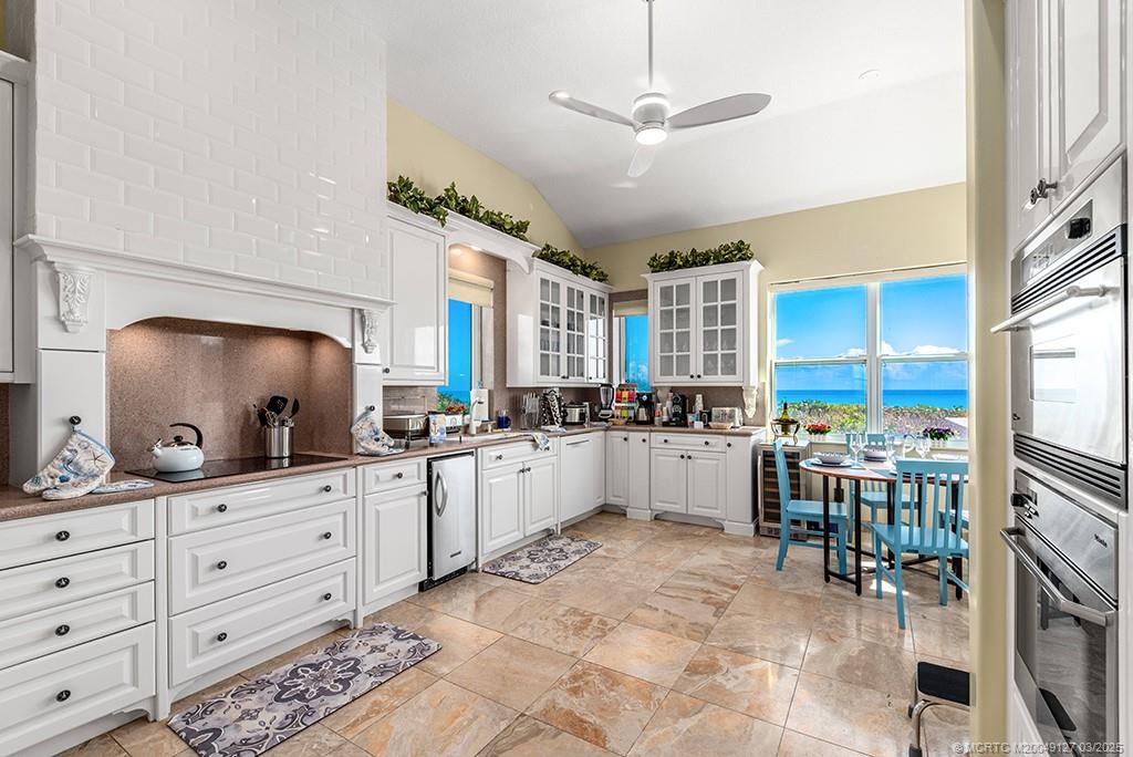 Stuart, Florida, 34996, United States, 9 Bedrooms Bedrooms, ,6 BathroomsBathrooms,Residential,Active,1707128