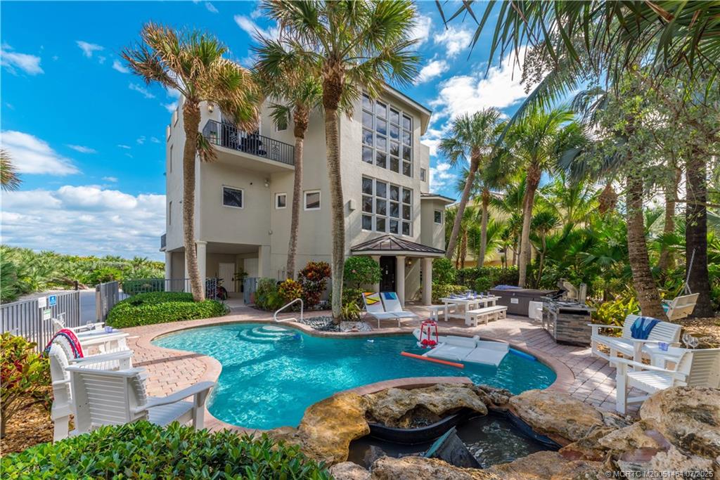 Jensen Beach, Florida, 34957, United States, ,5 BathroomsBathrooms,Residential,Active,1894216