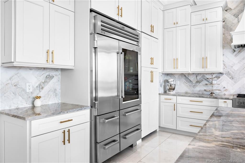 Jensen Beach, Florida, 34957, United States, 4 Bedrooms Bedrooms, ,5 BathroomsBathrooms,Residential,Active,1954333