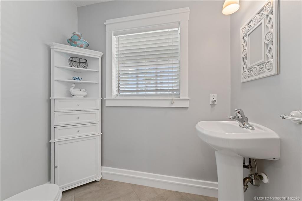 Stuart, Florida, 34997, United States, 3 Bedrooms Bedrooms, ,4 BathroomsBathrooms,Residential,Active,1993675