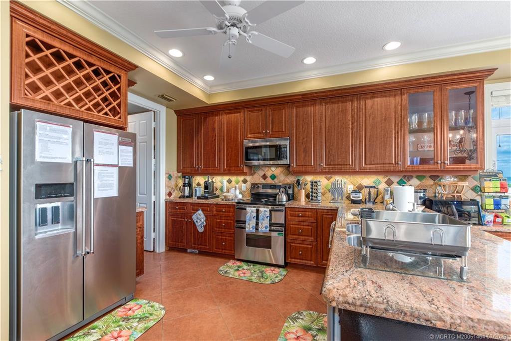 Jensen Beach, Florida, 34957, United States, ,5 BathroomsBathrooms,Residential,Active,1894216