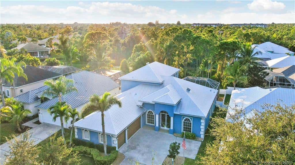 2260 NW WINDEMERE Dr  