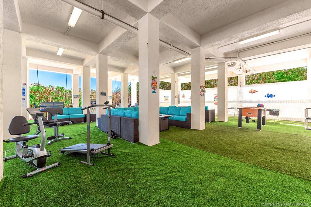 Stuart, Florida, 34996, United States, 9 Bedrooms Bedrooms, ,6 BathroomsBathrooms,Residential,Active,1707128