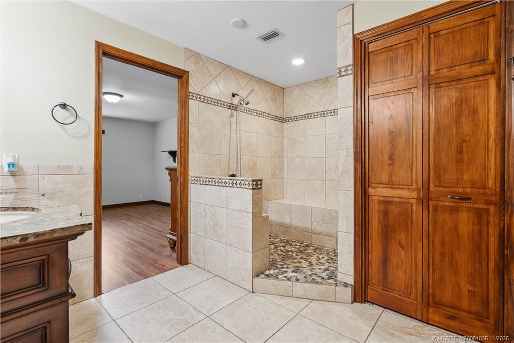 Palm City, Florida, 34990, United States, 5 Bedrooms Bedrooms, ,3 BathroomsBathrooms,Residential,Active,1862879