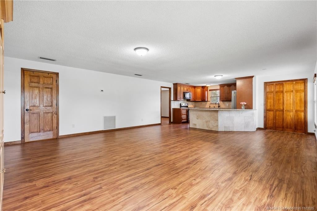 Palm City, Florida, 34990, United States, 5 Bedrooms Bedrooms, ,3 BathroomsBathrooms,Residential,Active,1862879