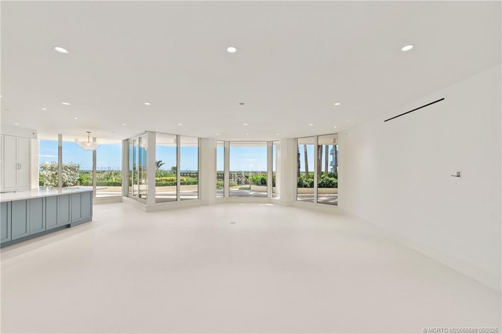 Stuart, Florida, 34996, United States, ,3 BathroomsBathrooms,Residential,Active,1806933