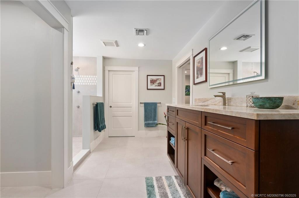 Stuart, Florida, 34996, United States, 4 Bedrooms Bedrooms, ,6 BathroomsBathrooms,Residential,Active,1829889