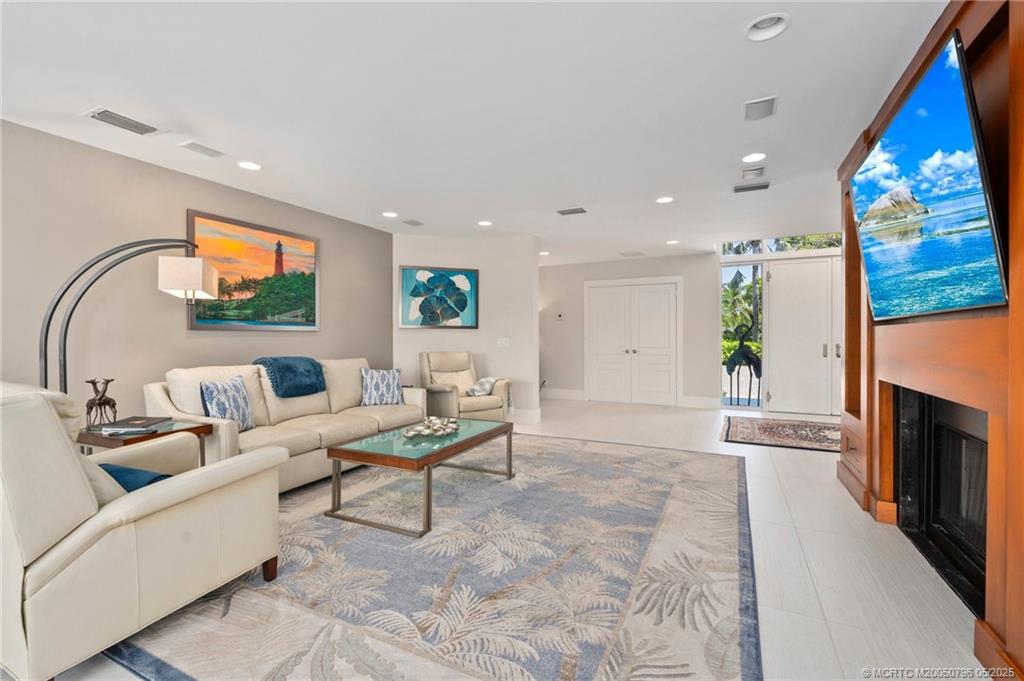 Stuart, Florida, 34996, United States, 4 Bedrooms Bedrooms, ,6 BathroomsBathrooms,Residential,Active,1829889