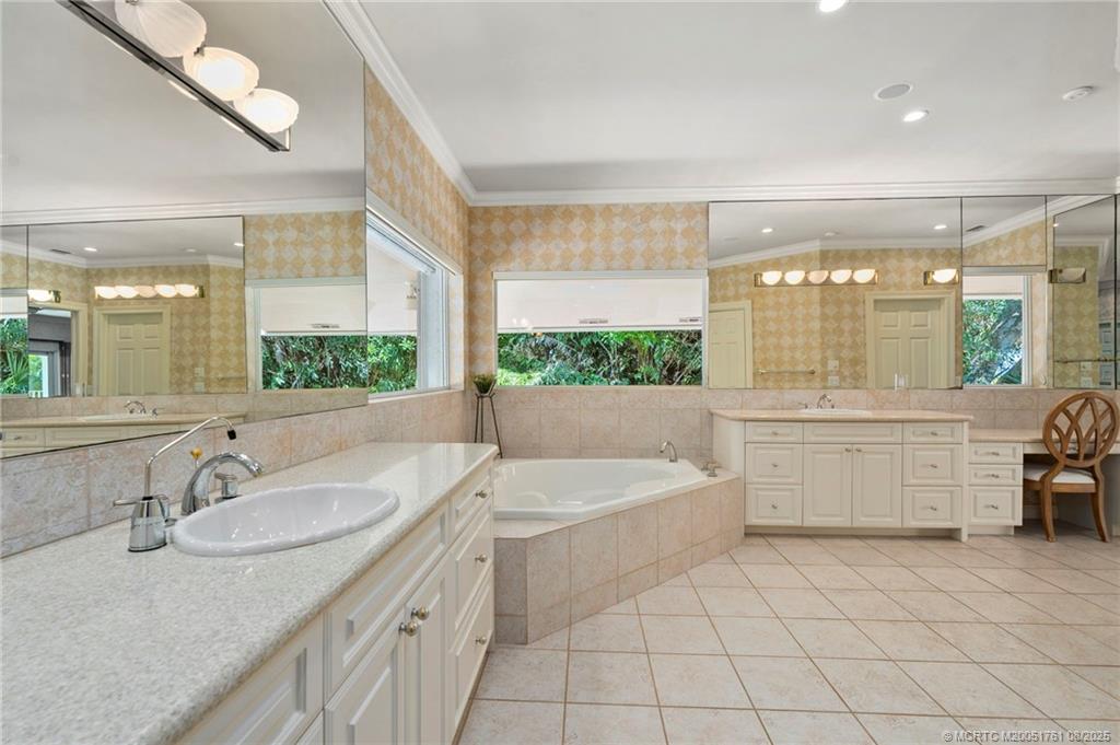 Stuart, Florida, 34996, United States, 5 Bedrooms Bedrooms, ,4 BathroomsBathrooms,Residential,Active,1914638