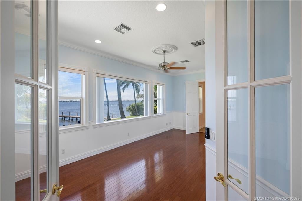 Jensen Beach, Florida, 34957, United States, 2 Bedrooms Bedrooms, ,3 BathroomsBathrooms,Residential,Active,1936446